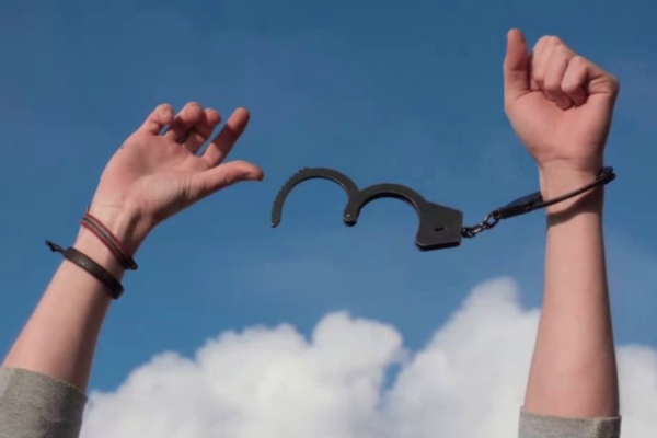 Apego vs Desapego: Reflexão Profunda para Autoconhecimento